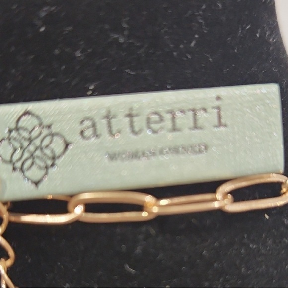 NWT ⚜️🩶⚜️ ATTERRI Gorgeous Multi Charm Two Layered Necklace - Picture 10 of 12